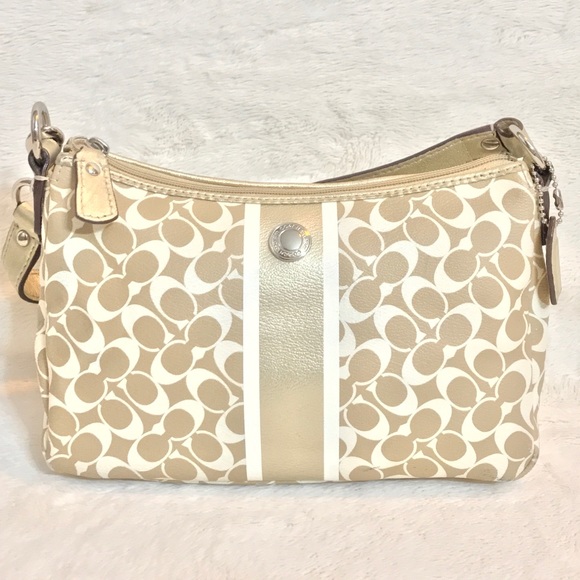 Signature coach bag! - Picture 6 of 8